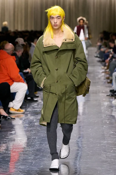Look 48